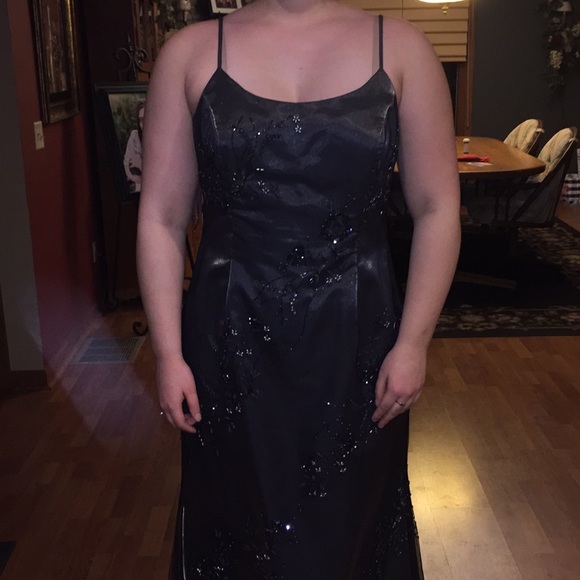 PROM DRESS - Picture 7 of 8